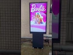 Display LCD IP65 in posizione libera