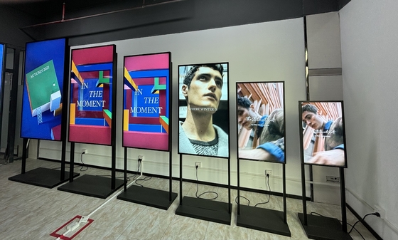 Display da vetrina da 43 pollici ad alta luminosità 2500nits con pannello IPS
