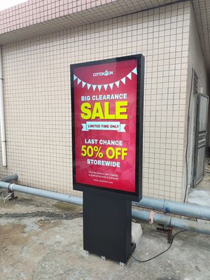Display LCD esterno da 49 pollici 3500nits IP66 impermeabile